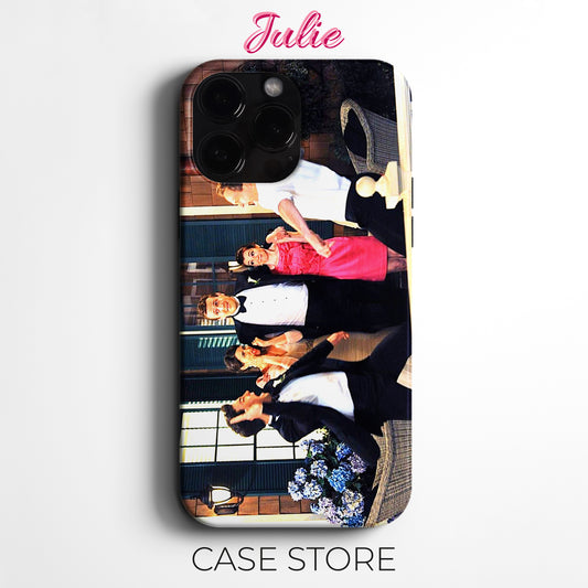 Julie Case "Formal Night Out" Tasarım Telefon Kılıfı – Friends Serisi
