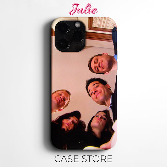 Julie Case "Friends Group Photo 2" Tasarım Telefon Kılıfı – Friends Koleksiyonu